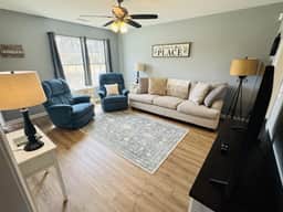 Affordable Auburn Duplex | King Bed | Pet Friendly - Image 3